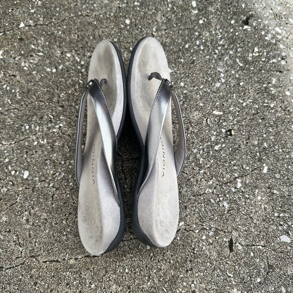 Vionic Tide Davina Thong Sandals Womens 8.5 Silver Gray Flip Flop Slip Ons - Picture 7 of 8